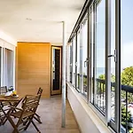 Penthouse With View In Center *