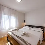 Penthouse With View In Center * ספליט