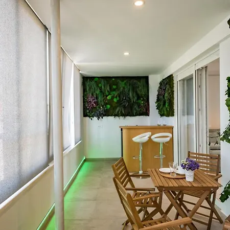 Appartement Penthouse With View In Center *