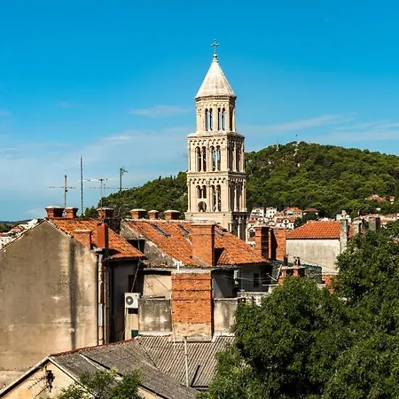 Penthouse With View In Center Apartment Split