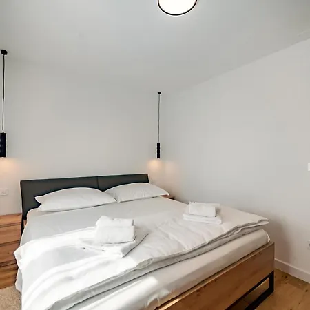 Penthouse With View In Center Apartment Split