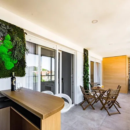 Appartement Penthouse With View In Center *