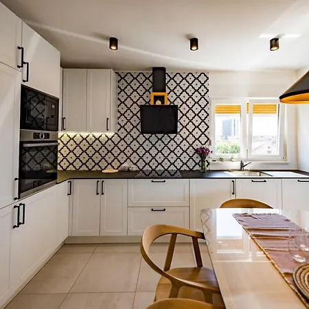 Appartement Penthouse With View In Center Split
