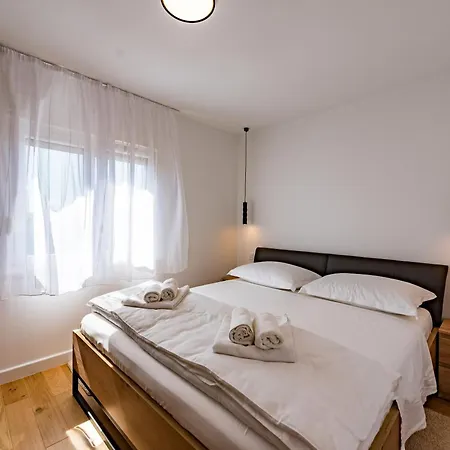 Penthouse With View In Center * Split