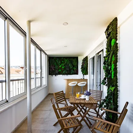 Apartment Penthouse With View In Center