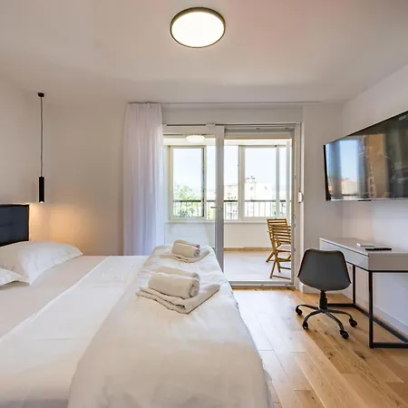 Appartement Penthouse With View In Center Split